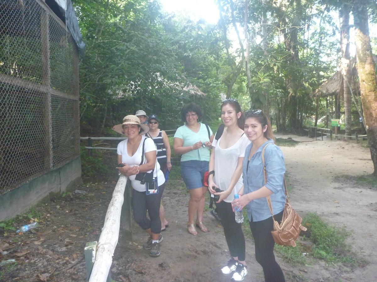 Hospedaje Las Amazonas Iquitos Exteriör bild