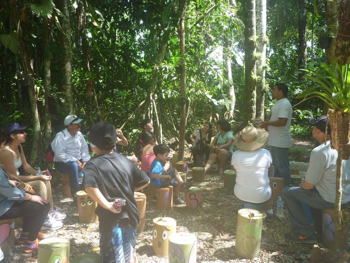 Hospedaje Las Amazonas Iquitos Exteriör bild